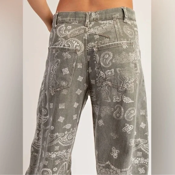 Eesome Boho Bandana Barrel Jeans Olive Paisley Pants - Picture 3 of 4